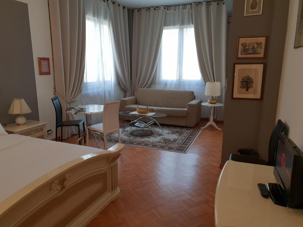 B&B In Arena L' Opera เวโรนา ภายนอก รูปภาพ