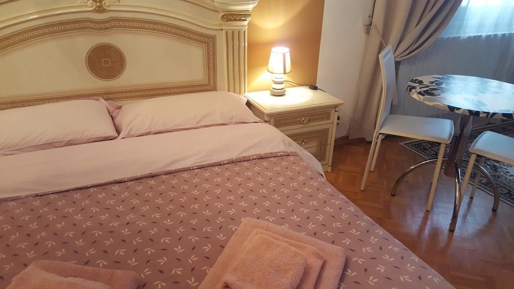 B&B In Arena L' Opera เวโรนา ภายนอก รูปภาพ